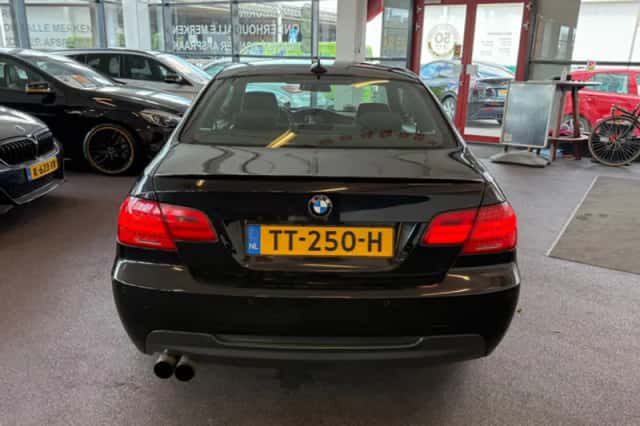 BMW 3-Serie (2011) thumbnail 6