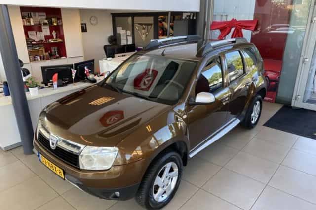Dacia Duster (2010) thumbnail 2
