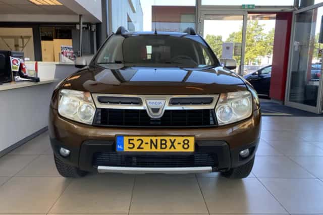 Dacia Duster (2010) thumbnail 3