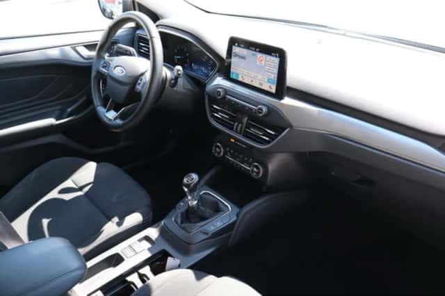 Ford Focus (2019) thumbnail 2