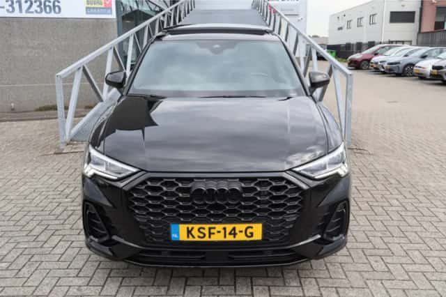 Audi Q3 (2023) thumbnail 5