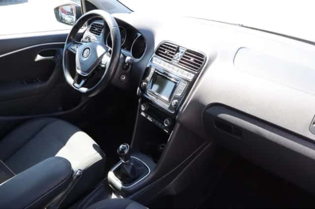 Volkswagen Polo (2016) thumbnail 2