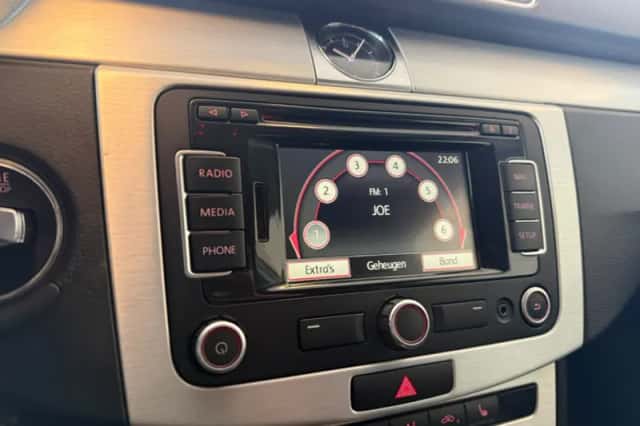 Volkswagen Passat (2012) thumbnail 4