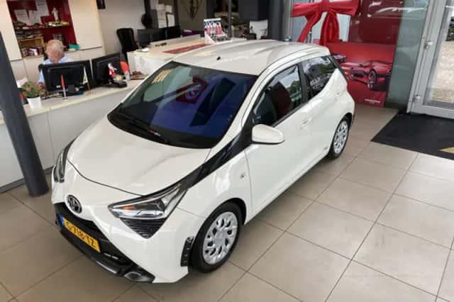 Toyota Aygo (2019) thumbnail 2