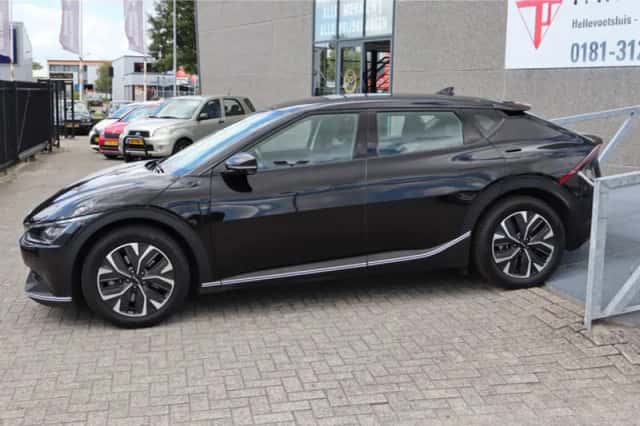 Kia EV6 (2023) thumbnail 3