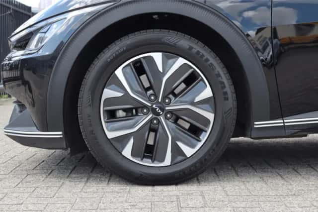 Kia EV6 (2023) thumbnail 4