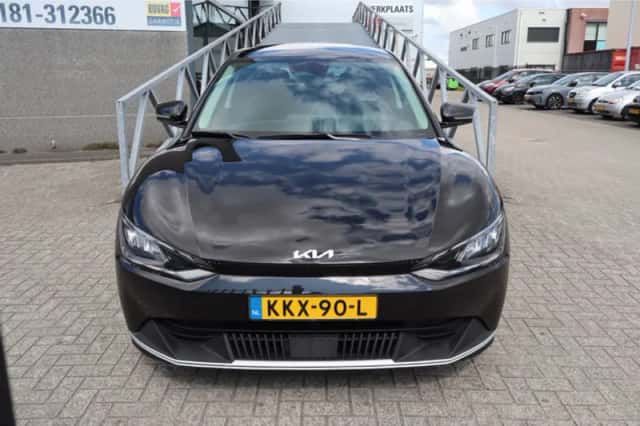 Kia EV6 (2023) thumbnail 5