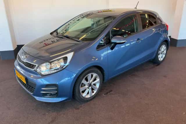 Kia Rio (2016) thumbnail 5