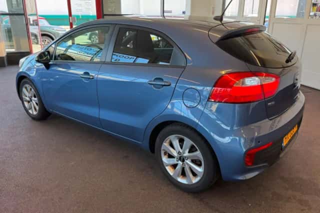 Kia Rio (2016) thumbnail 6