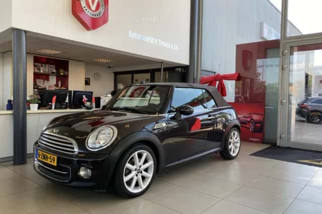 MINI Cabrio (2014) thumbnail 2