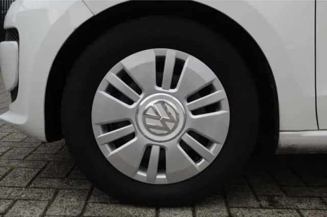 Volkswagen Up! (2016) thumbnail 5