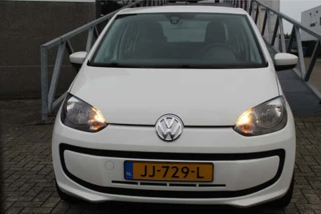 Volkswagen Up! (2016) thumbnail 6