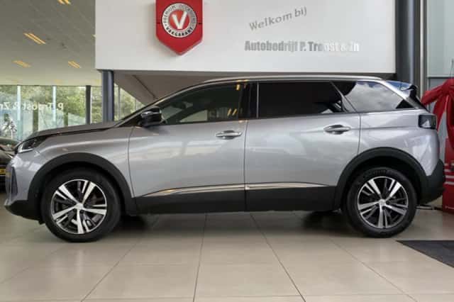 Peugeot 5008 (2024) thumbnail 5