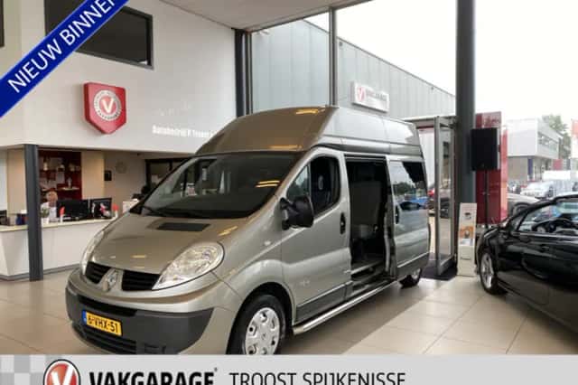 Renault Trafic (2010) thumbnail 1