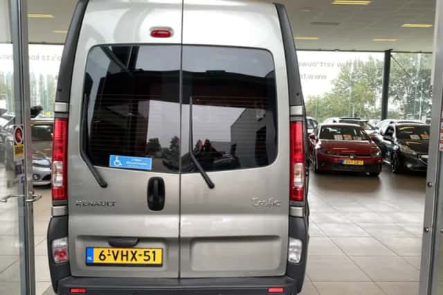 Renault Trafic (2010) thumbnail 6
