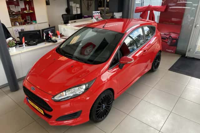 Ford Fiesta (2014) thumbnail 2