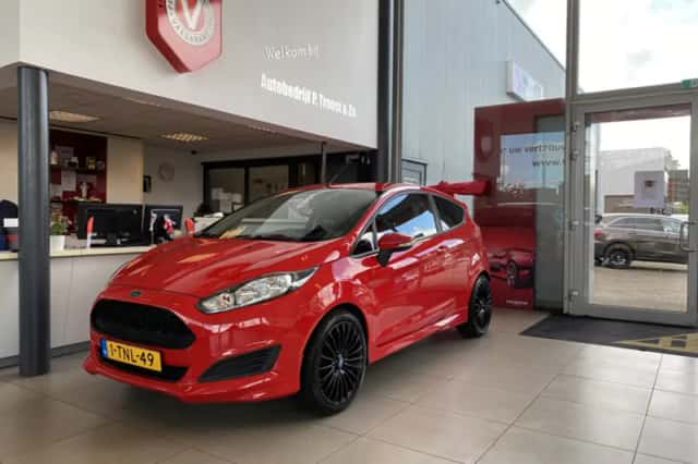 Ford Fiesta (2014) thumbnail 3