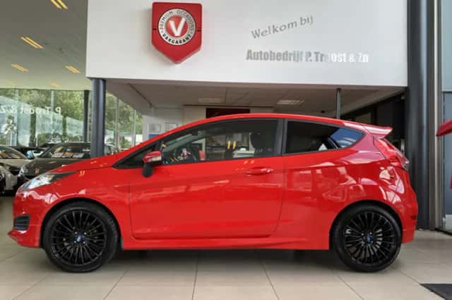 Ford Fiesta (2014) thumbnail 5