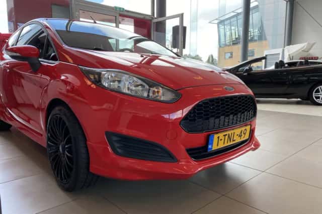 Ford Fiesta (2014) thumbnail 6
