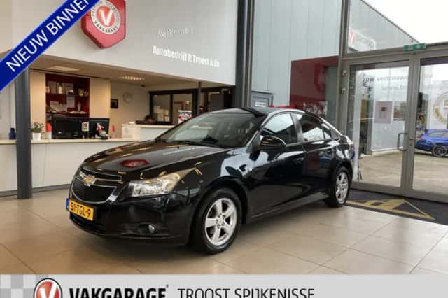 Chevrolet Cruze (2010) thumbnail 1