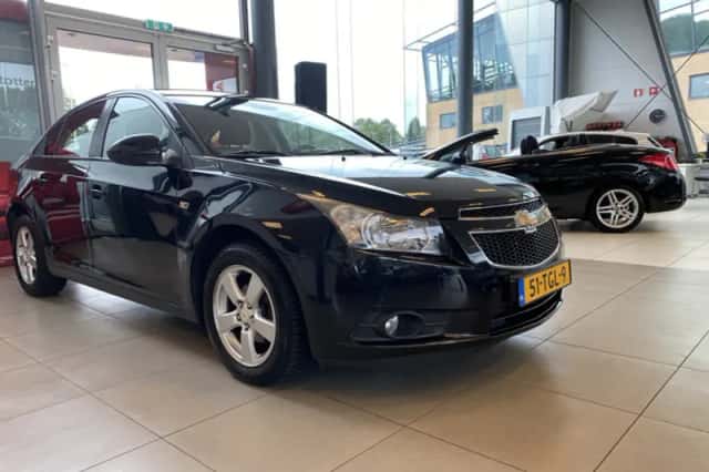 Chevrolet Cruze (2010) thumbnail 4