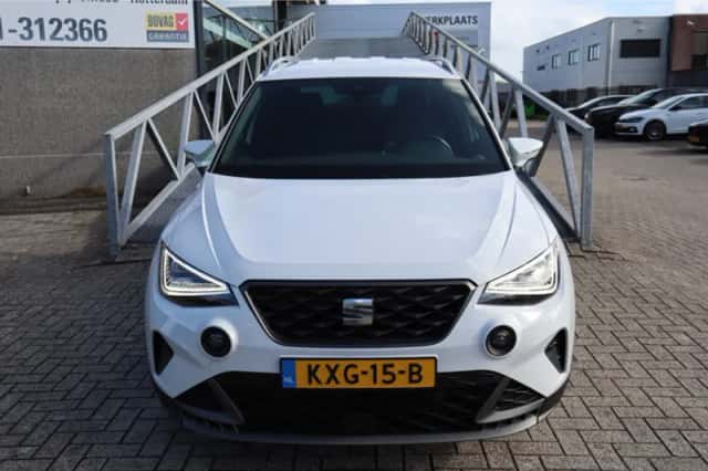 SEAT Arona (2024) thumbnail 5