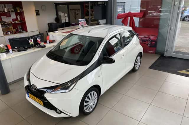 Toyota Aygo (2017) thumbnail 2