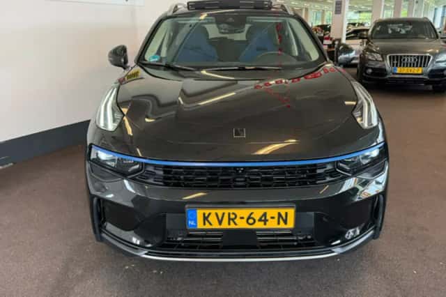 Lynk & Co 01 (2023) thumbnail 3