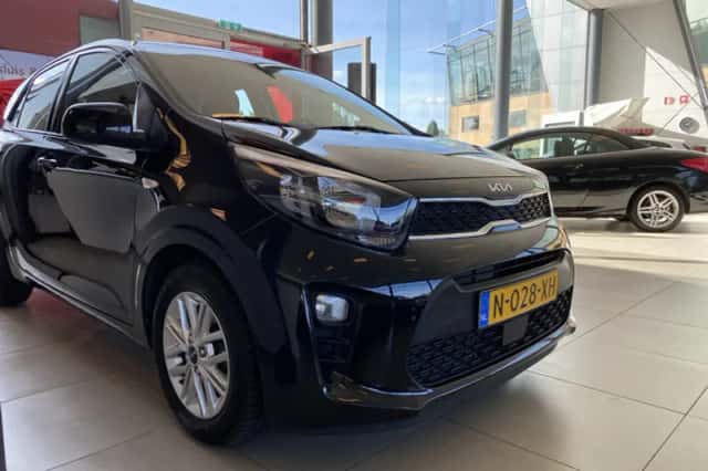 Kia Picanto (2022) thumbnail 5