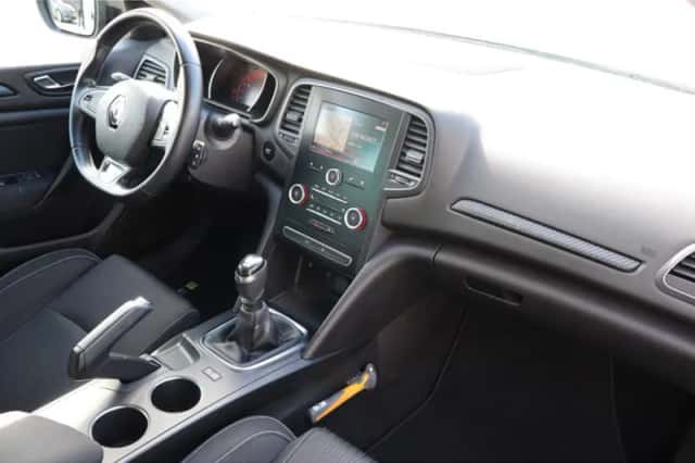 Renault Mégane (2017) thumbnail 2
