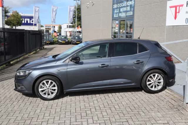 Renault Mégane (2017) thumbnail 3