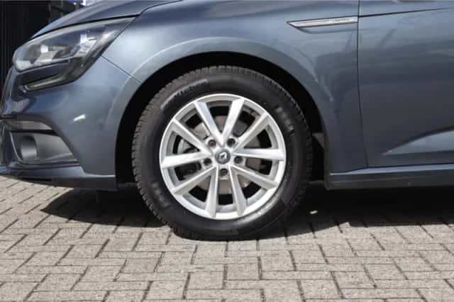Renault Mégane (2017) thumbnail 4