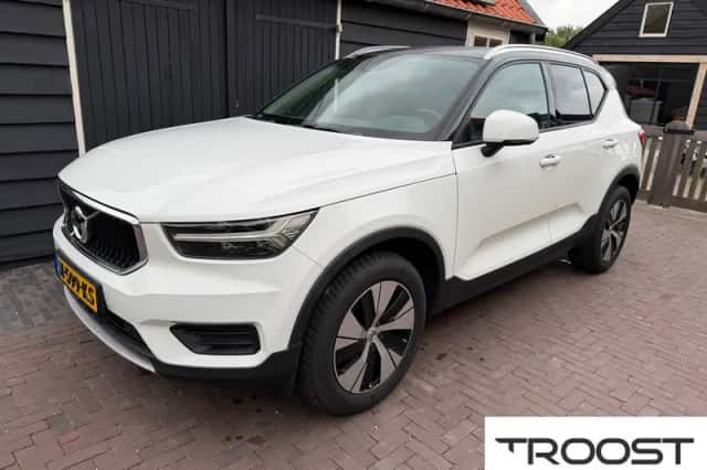 Volvo XC40 (2018) thumbnail 1