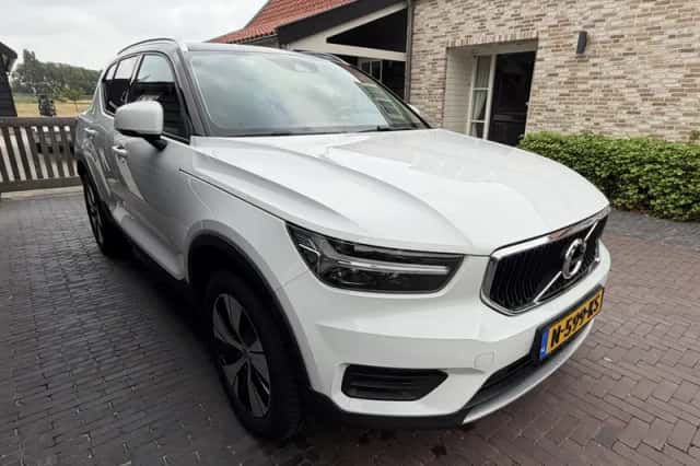 Volvo XC40 (2018) thumbnail 6