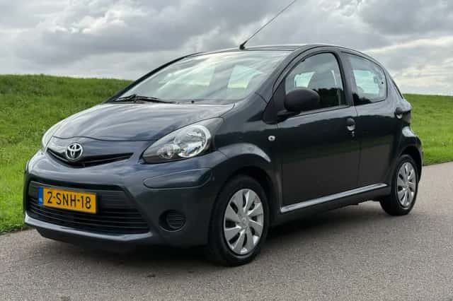 Toyota Aygo (2013) thumbnail 1