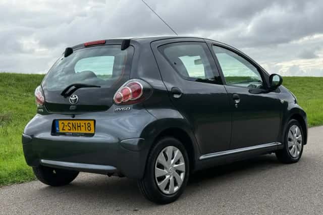 Toyota Aygo (2013) thumbnail 4