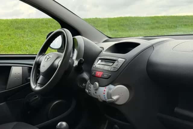 Toyota Aygo (2013) thumbnail 6