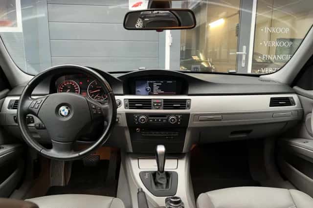BMW 3-Serie (2009) thumbnail 2