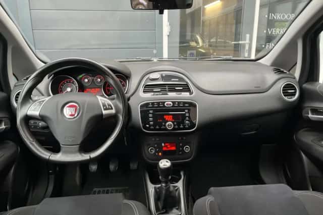 Fiat Punto Evo (2013) thumbnail 2