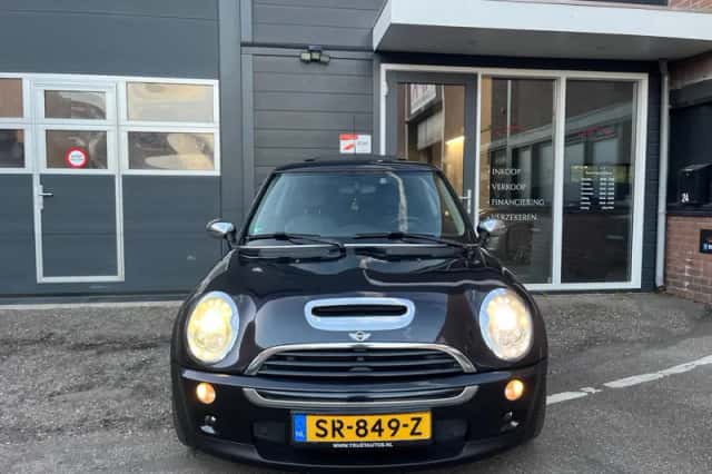 MINI Cooper (2007) thumbnail 3