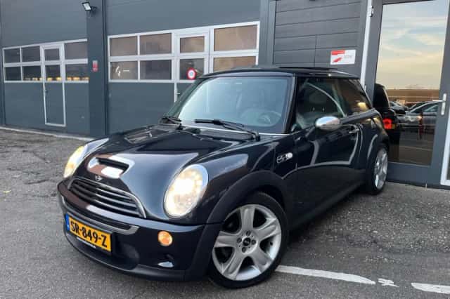 MINI Cooper (2007) thumbnail 4