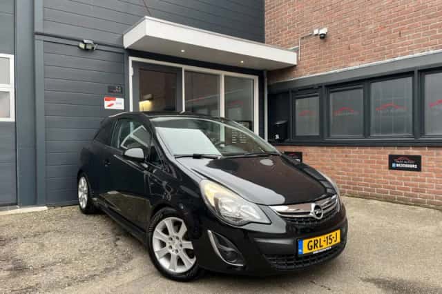 Opel Corsa (2013) thumbnail 1