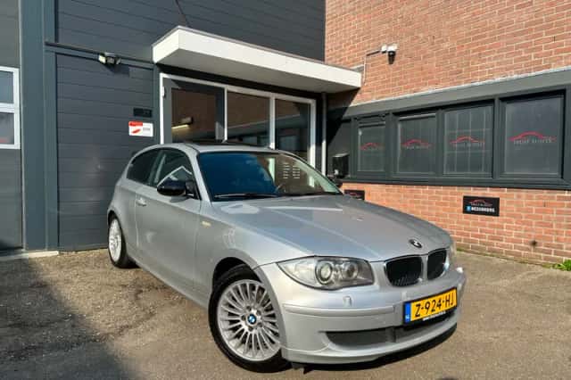 BMW 1-Serie (2009) thumbnail 1