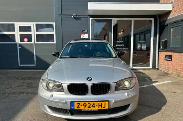 BMW 1-Serie (2009) thumbnail 4
