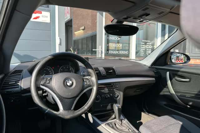 BMW 1-Serie (2009) thumbnail 6
