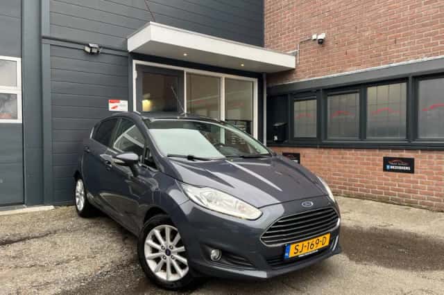 Ford Fiesta (2014) thumbnail 1