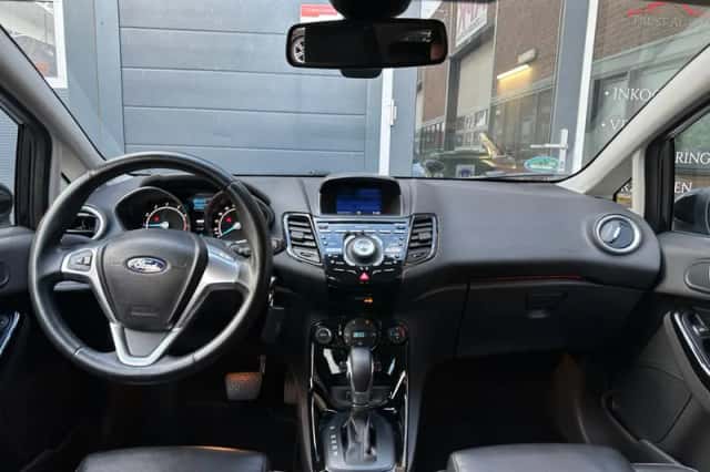 Ford Fiesta (2013) thumbnail 3