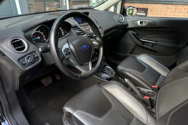 Ford Fiesta (2013) thumbnail 6