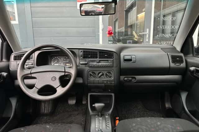 Volkswagen Vento (1996) thumbnail 3
