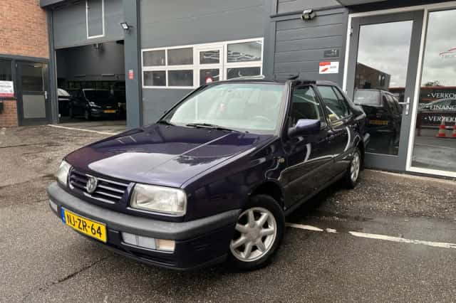 Volkswagen Vento (1996) thumbnail 5
